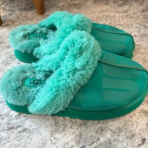 UGG Emerald Disquette Graphic Fluffy Slippers